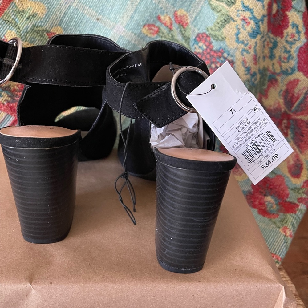A NEW DAY NWT peep toe black suede stacked heel - Picture 2 of 3